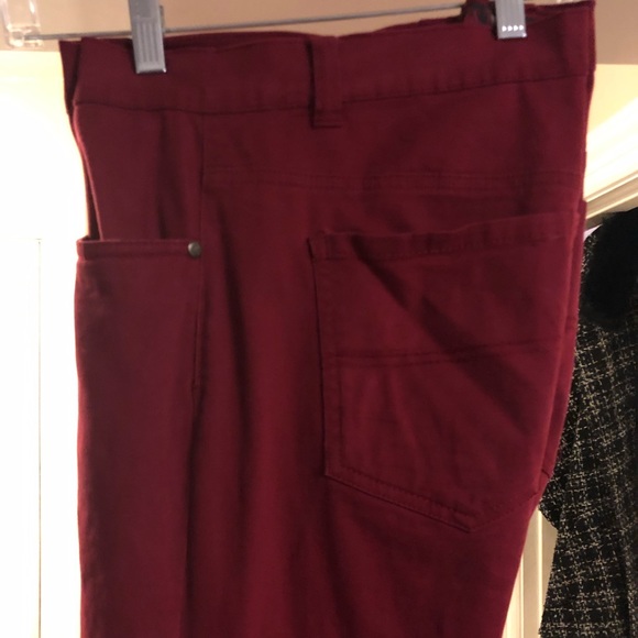 Red pants - Picture 1 of 4